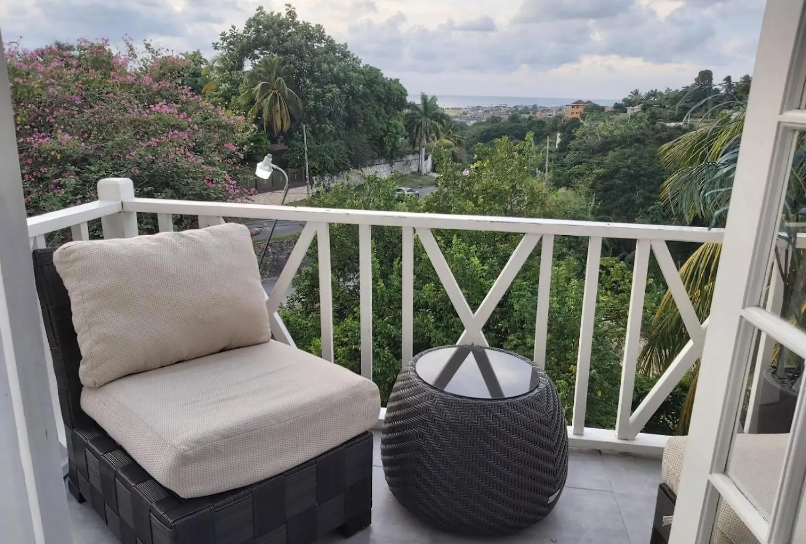 The Island Flat Villa - Near Airport & Beach Montego Bay Jamaica